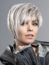 Load image into Gallery viewer, AMAZE MONO PART by ELLEN WILLE in SILVER BLONDE ROOTED 60.23 | Pearl White and Lightest Pale Blonde Blend with Shaded Roots *This style has been cut for photo shoot
