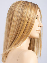 Load image into Gallery viewer, GINGER BLONDE ROOTED 26.19.31 | Light Honey Blonde, Light Auburn, and Medium Honey Blonde Blend with Medium Roots
