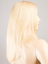 Load image into Gallery viewer, CHAMPANGE ROOTED 22.26 | Light Neutral Blonde and Light Golden Blonde Blend with Shaded Roots
